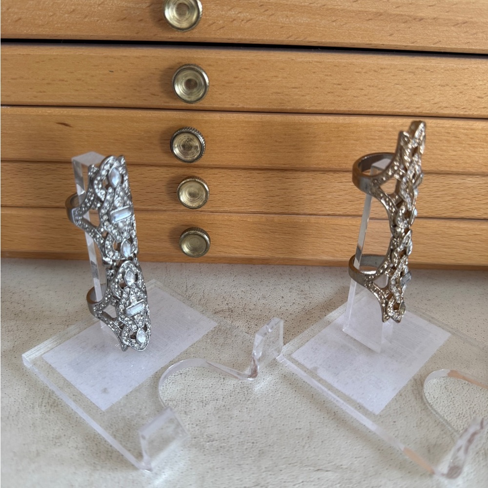Vintage-Inspired Full Finger Knuckle Rings – Crystal Filigree Statement Design